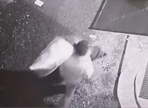 u-stolitsi-cholovik-zakopav-tilo-svoyeyi-spivmeshkanki-bilya-ozera