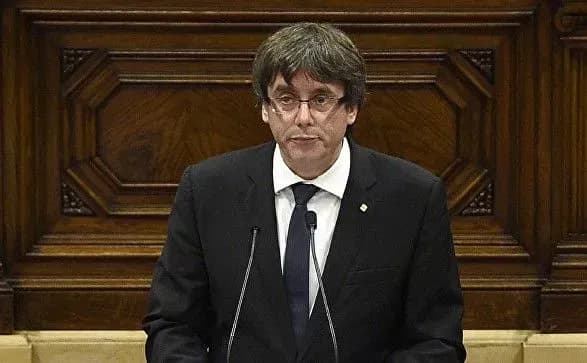 puchdemon-pribuv-do-sudu-bryusselya-na-slukhannya-schodo-vidachi-yogo-ispaniyi