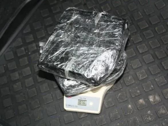 u-kharkovi-zatrimali-narkodilkiv-z-tovarom-na-5-mln-grn