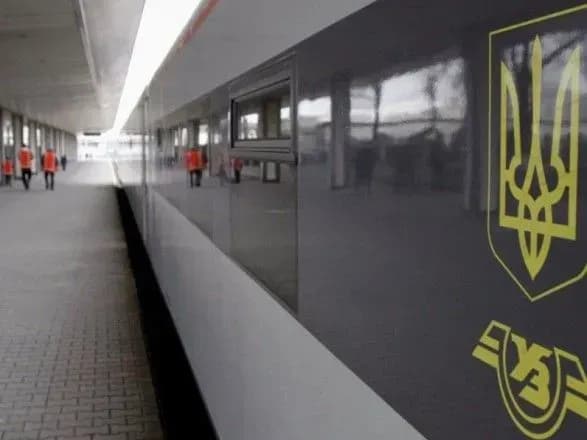 omelyan-vvazhaye-scho-kravtsov-ne-mozhe-zminiti-situatsiyu-v-ukrzaliznitsi