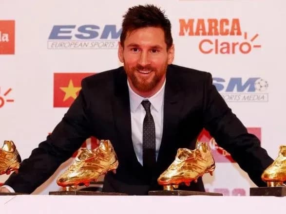 messi-vruchili-chetvertu-zolotu-butsu