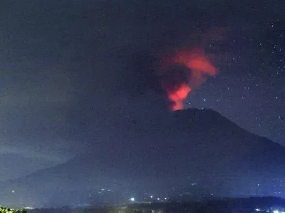 viverzhennya-vulkanu-na-bali-sprichinilo-zbiy-v-roboti-aviakompaniy