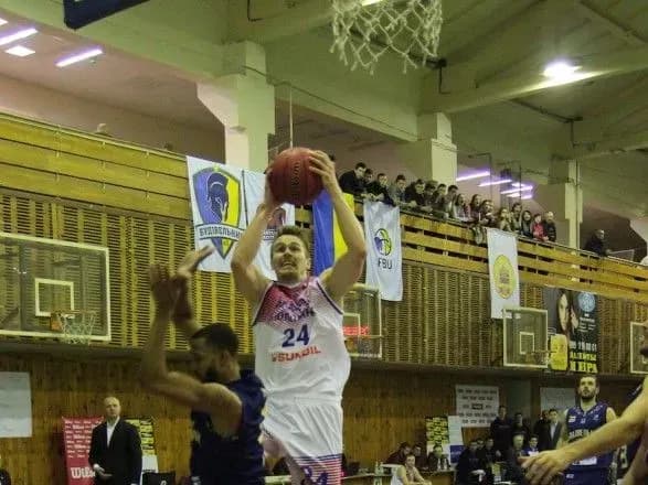 bk-budivelnik-vigrav-devyatu-gru-v-superlizi-pari-match