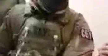 operatsiya-bilya-kvartiri-saakashvili-sered-prisutnikh-lyudi-u-formi-z-shevronami-sbu