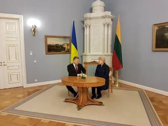 poroshenko-provodit-peregovori-tet-a-tet-z-gribauskayte