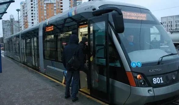 v-kiyevi-timchasovo-zakriyut-dvi-stantsiyi-shvidkisnogo-tramvayu