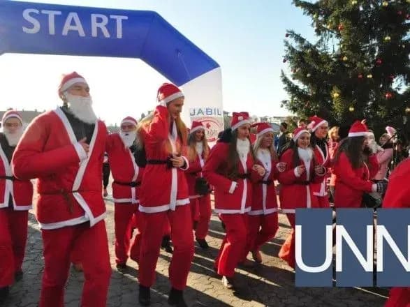 na-blagodiynomu-zabigu-v-uzhgorodi-zbirali-koshti-na-svyato-dlya-ditey-z-malozabezpechenikh-rodin