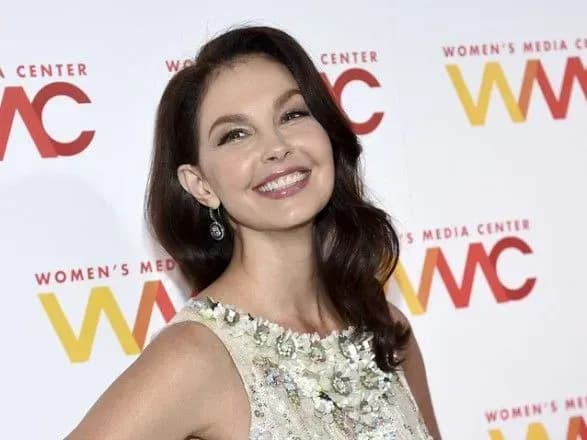 zirkoyu-shou-biznesu-2017-roku-viznano-aktorku-yaka-zvinuvatila-vaynshteyna-v-seksualnikh-domagannyakh