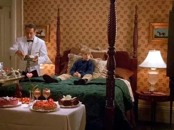 gotel-u-nyu-yorku-zaproponuvav-vidviduvacham-provesti-den-yak-u-filmi-odin-vdoma