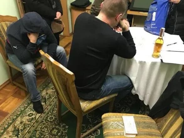 prokuratura-zatrimala-direktora-mikolayivskogo-aeroportu-na-sprobi-dati-vzyatku