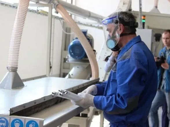 u-lvovi-prostoyuye-zavod-dlya-pererobki-rtutnikh-lamp-pobudovaniy-na-koshti-yes