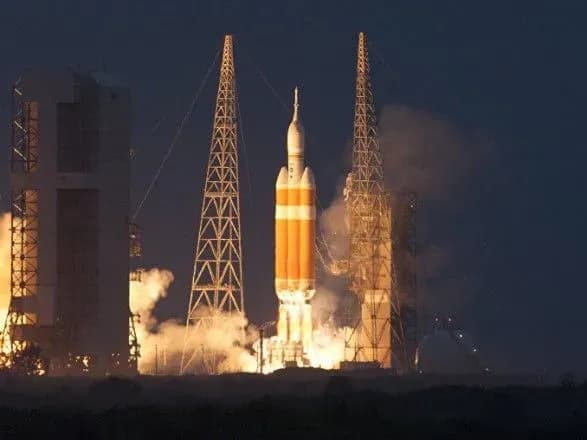 u-ssha-zapuschena-raketa-nosiy-delta-iv-zi-suputnikom-rozvidnikom