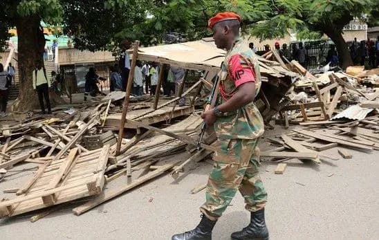 u-zambiyi-protesti-proti-obmezhen-cherez-kholeru-pererosli-v-bezladi