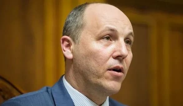parubiy-obitsyaye-za-tri-dni-pidpisati-zakon-pro-reintegratsiyu-i-vidpraviti-prezidentu