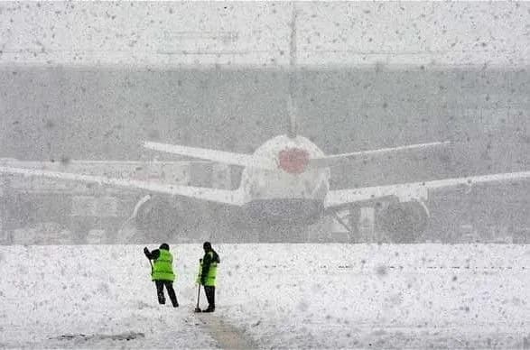 osnovni-aeroporti-ukrayini-pratsyuyut-u-shtatnomu-rezhimi-dsns