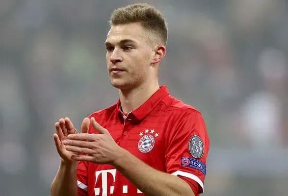 gravtsya-bavariyi-viznano-naykraschim-futbolistom-roku-v-nimechchini