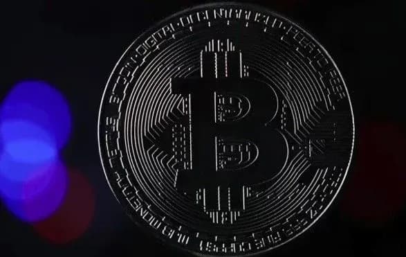 rozmir-ukrayinskogo-rinku-bitcoin-stanovit-2-5-mlrd-dol-analitik