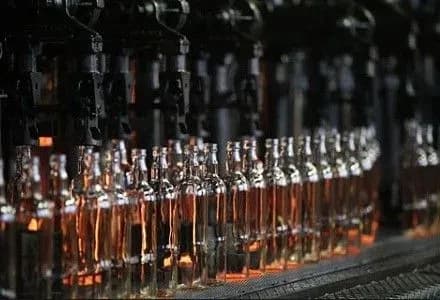 dfs-bachit-lishe-vershinu-aysbergu-tinovogo-rinku-alkogolyu-ekspert