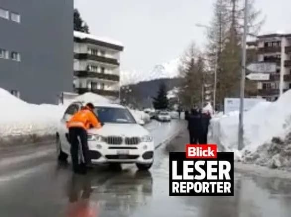 kortezh-trampa-zbiv-patrulnogo-v-davosi