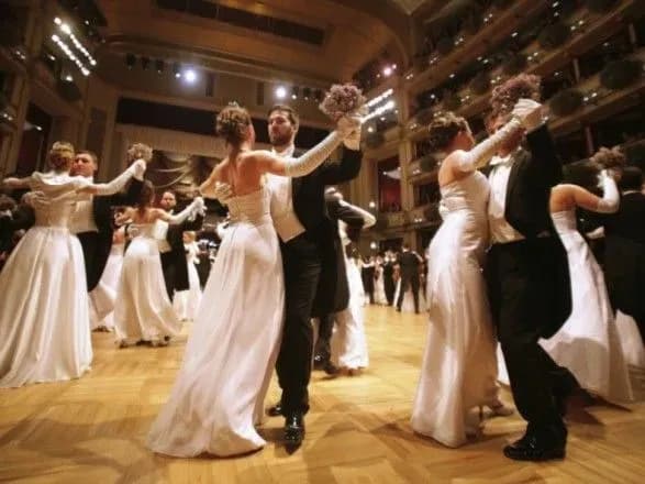 poroshenko-poyide-z-vizitom-u-avstriyu-vidvidaye-videnskiy-bal