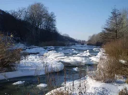 ryatuvalniki-poperedili-pro-pidyom-rivnya-vodi-u-richkakh
