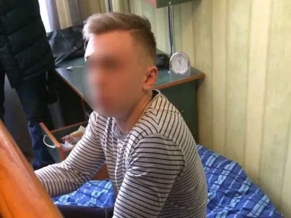 khaker-z-chernigova-prodavav-bazu-danikh-mizhnarodnoyi-kompaniyi-za-bitkoini