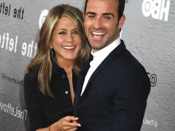 aktorka-dzhennifer-eniston-rozluchayetsya