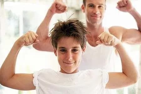 vcheni-vik-batka-vplivaye-na-trivalist-zhittya-potomstva