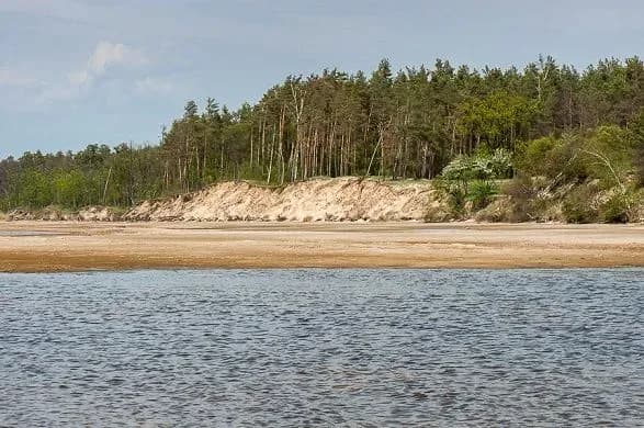 rodichu-nardepa-nezakonno-peredali-8-ga-beregiv-kanivskogo-vodoskhovischa