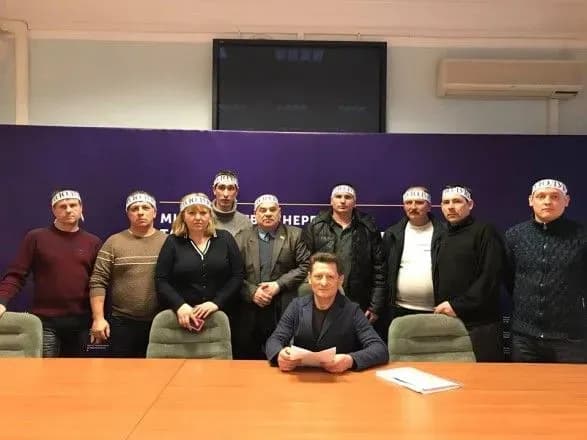 shakhtari-ogolosili-goloduvannya-v-primischenni-minenergo