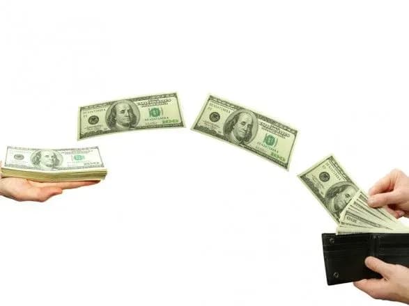 naybilshe-groshey-u-2017-rotsi-do-ukrayini-perekazano-z-rosiyi-ta-ssha