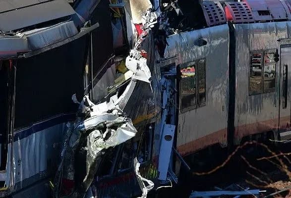 u-yegipti-zitknulisya-vantazhniy-i-pasazhirskiy-potyagi-zaginuli-15-osib