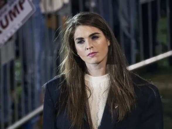 tramp-vidpustiv-direktora-z-komunikatsiy-bilogo-domu-z-posadi