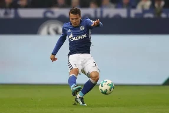 grupa-riziku-u-shalke-dumayut-nad-prodazhem-konoplyanki