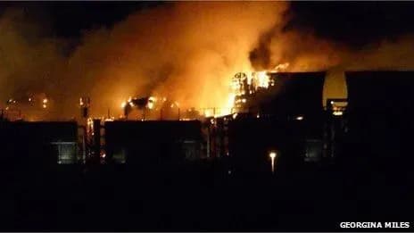 bilshe-25-tis-angliyskikh-budinkiv-zalishilisya-bez-svitla-pislya-pozhezhi-na-elektrostantsiyi