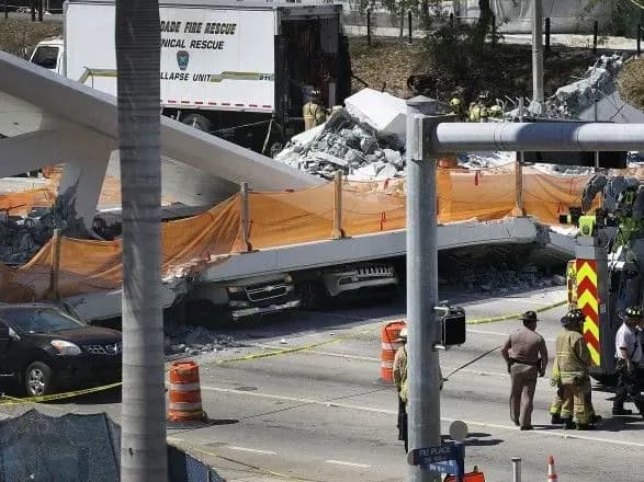 kolaps-mostu-u-floridi-pid-zavalami-zablokovani-8-avtomobiliv-kilkist-zagiblikh-otsinyuyetsya-u-6-10-lyudey