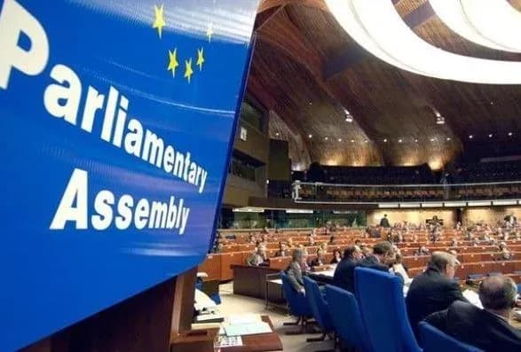 parye-pidgotuye-dopovid-pro-diskriminatsiyu-krimskikh-tatar-v-krimu