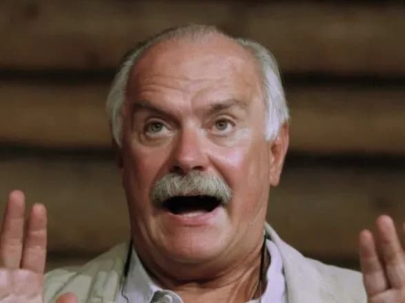 rosiyskiy-rezhiser-mikita-mikhalkov-potrapiv-do-likarni