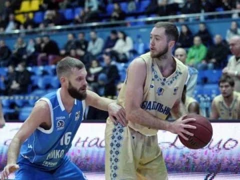 fbu-zatverdila-dati-provedennya-formatu-pley-of-cholovichoyi-superligi