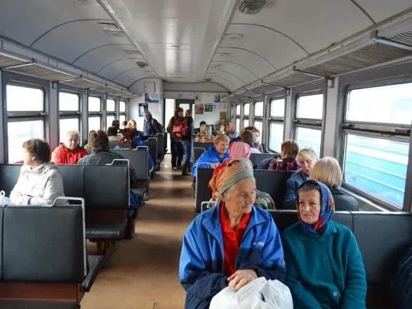 elektrichkami-naychastishe-podorozhuyut-pilgoviki