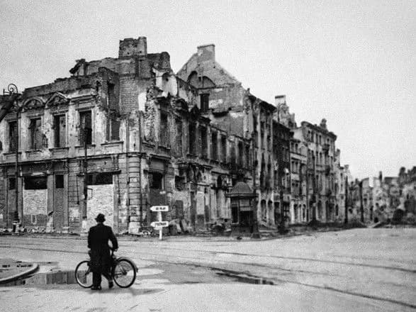 polscha-znizila-reparatsiyni-pretenziyi-do-nimechchini-na-300-mlrd-dolariv