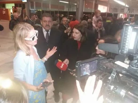 peris-khilton-priletila-do-lvova