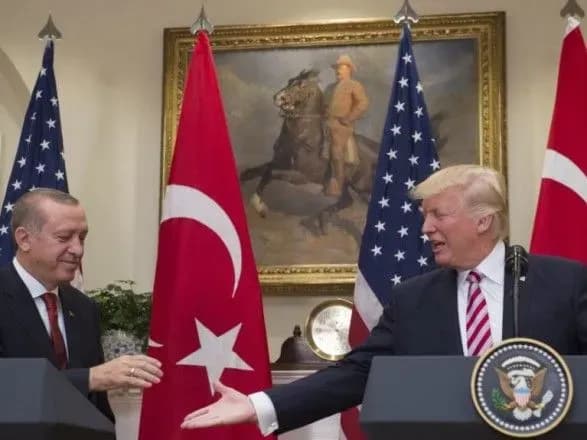 tramp-i-erdogan-obgovorili-situatsiyu-v-siriyi-ta-iraku