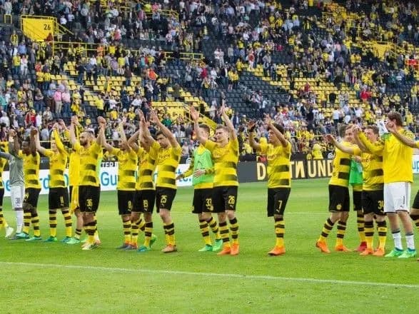 borusiya-yarmolenka-rozgromila-shtutgart