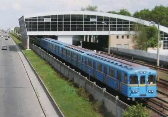 na-stolichniy-stantsiyi-metro-darnitsya-shukali-vibukhivku