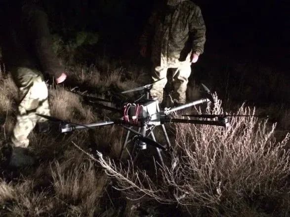 kontrabandisti-dronom-perepravlyali-tsigarki-cherez-kordon-z-polscheyu