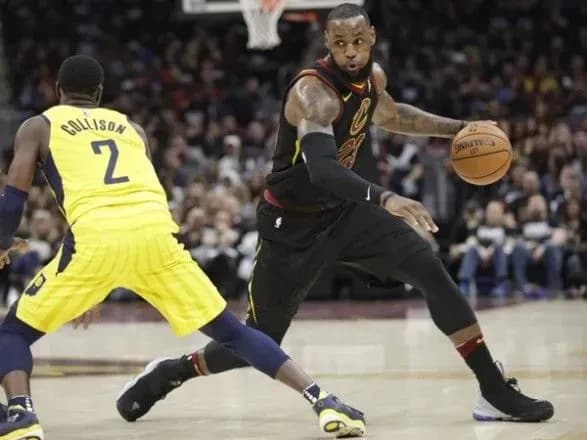 sorok-shist-ochok-dzheymsa-dopomogli-klivlendu-zrivnyati-rakhunok-u-seriyi-pley-of-nba