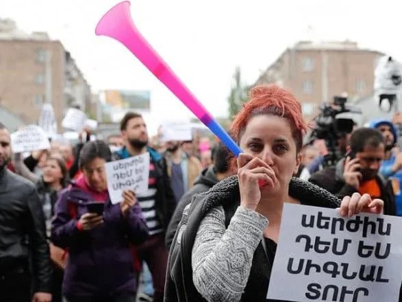 lider-virmenskoyi-opozitsiyi-zayaviv-pro-provedennya-peregovoriv-z-premyerom-virmeniyi-u-nedilyu-vrantsi