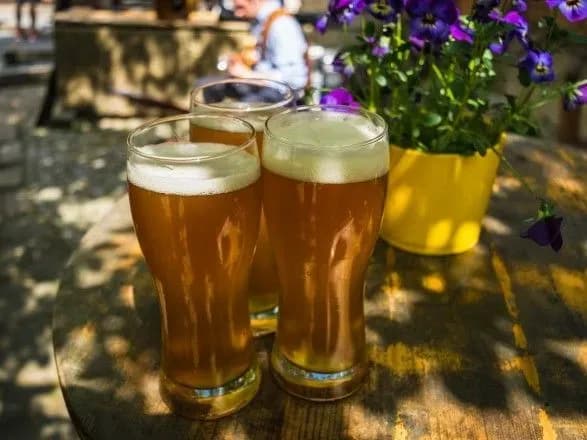 naybilshe-ukrayinskogo-piva-pyut-bilorusi