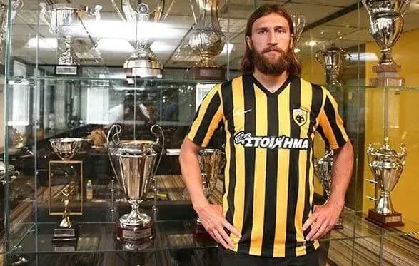 futbolist-chigrinskiy-u-skladi-aeka-stav-chempionom-gretsiyi
